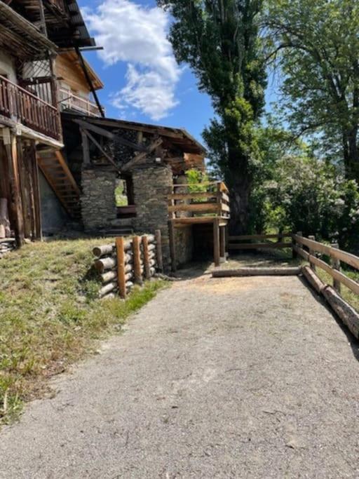 Chalet Avec Vue Sur Le Fort De Chateau Queyras Εξωτερικό φωτογραφία